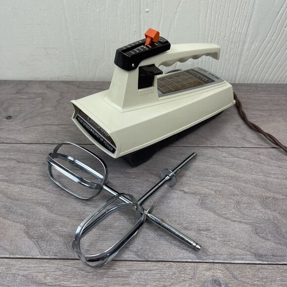 Vintage Sunbeam Heavy Duty Burst Of Power Mixmaster Electric Hand Mixer 5 Speed - Picture 1 of 9